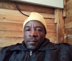 Banzi, 45, eMbalenhle