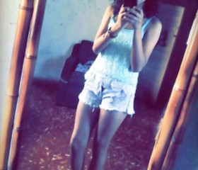 Sara, 28, Turrialba