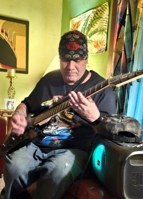 Venino, 56, United States of America, Lansing (State of Michigan)