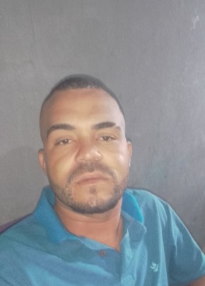 Lucas Souza из Serrinha 25 лет