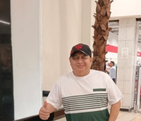 Omar, 54, Quito