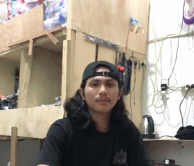 Put, 30, Jambi City