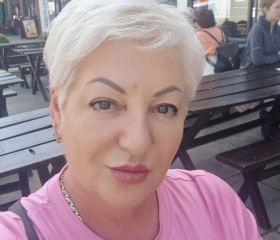Tetiana, 50, Salisbury