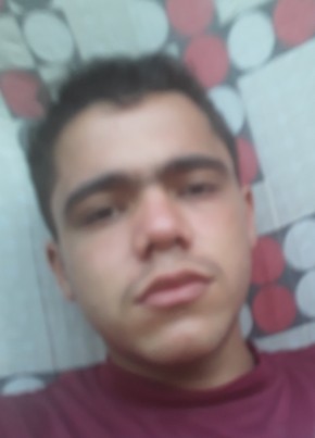 Juliano, 21, República Federativa do Brasil, Cascavel (Paraná)