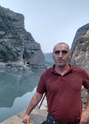 Абдусалам из Кизляра 44 года
