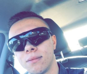 Eric, 26, Woodbury
