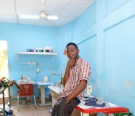 Ih, 20, Ouagadougou