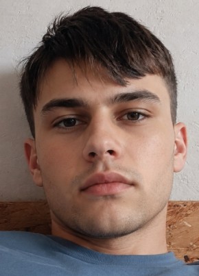 Максим из Chişinău 18 лет