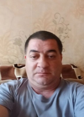 денис из Чехова 42 года