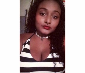 Laisa Lino, 31, Vassouras