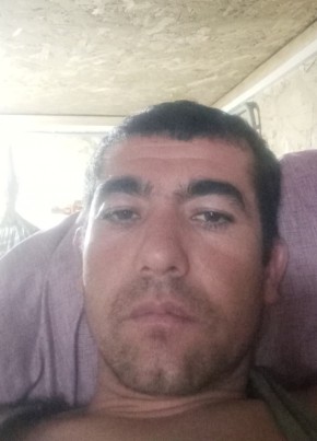 Олим из Кызыла 26 лет
