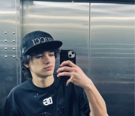 Magaa, 18, Baku