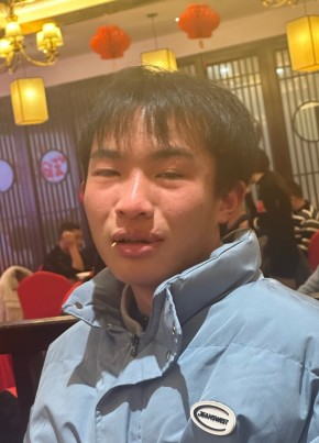 唐子, 20, China, Guilin