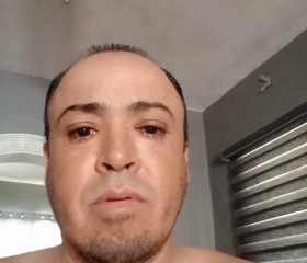Guadalupe Guzmán, 44, Villa de Costa Rica