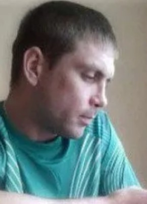 Роман из Черногорска 42 года
