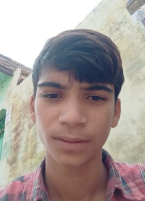 Vivek Kumar, 23, India, Aligarh