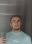 Maksim, 25, Saint Petersburg