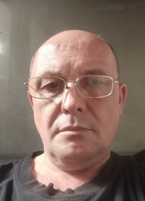 Олег из Челябинска 51 год