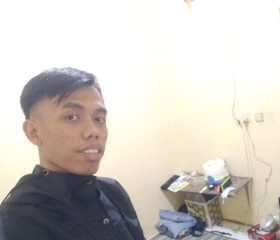 Alwahidi, 27, Yogyakarta