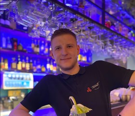 Bobi, 21, Tirana