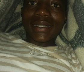 Unathi, 18, Cape Town