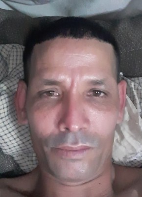 ROGER RONDON, 44, República de Cuba, La Habana