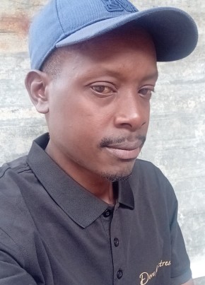 Symo из Nairobi 28 лет