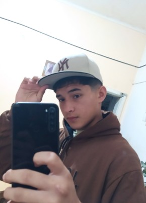 Bautista, 20, Argentina, Tandil