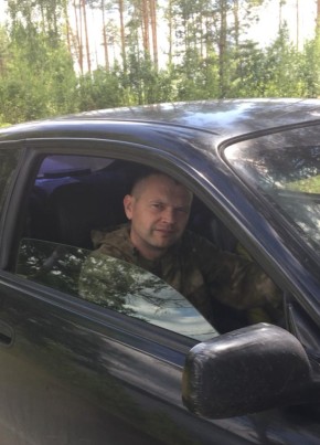 Sergey, 40, Russia, Luchegorsk