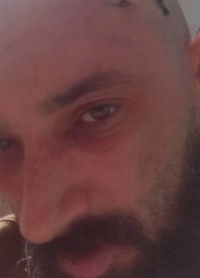 Oleg, 31, Russia, Alushta