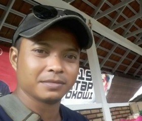 Kadek sandi, 36, Singaraja