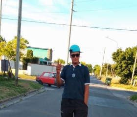 Ezee, 23, Buenos Aires