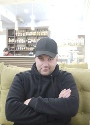 Борис, 38, Россия, Мирное