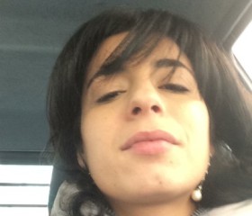 Valeria, 36, Matera
