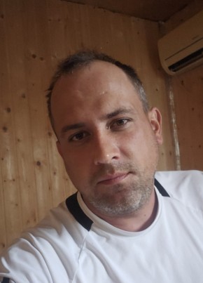 Иван из Саратова 39 лет