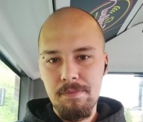 Sam, 27, High Wycombe