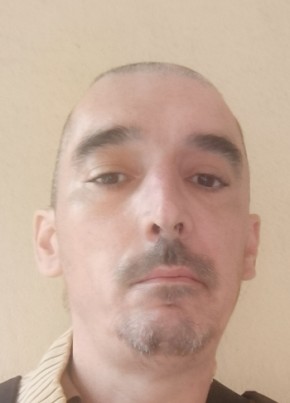 Miguel из Rennes 49 лет