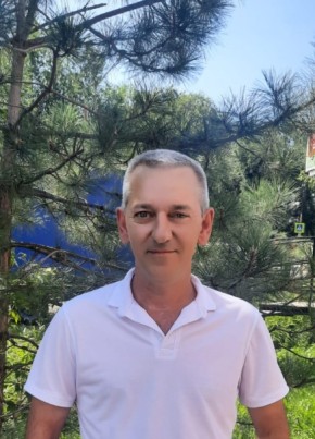 Юрий из Энгельса 48 лет