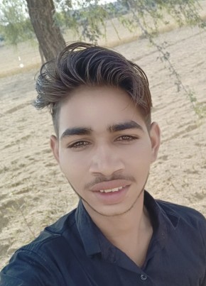 Abhishek Kumar, 19, India, Gorakhpur (Haryana)