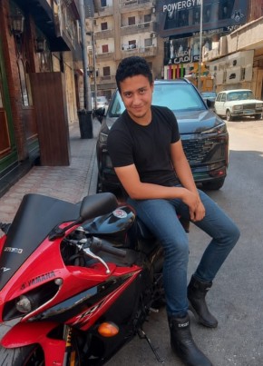 Ahmed из دمنهور 18 лет
