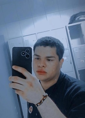 Leo из Belo Horizonte 18 лет
