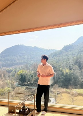 Berto, 30, China, Zhengzhou
