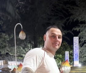 Oleg, 41, Moscow