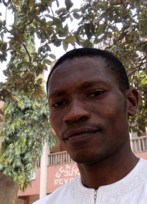 TIKO FÉLICIEEN из Porto Novo 44 года
