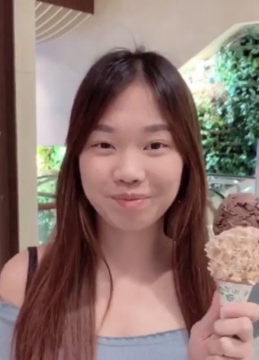 Charmaine Lim, 23, Singapore, Singapore