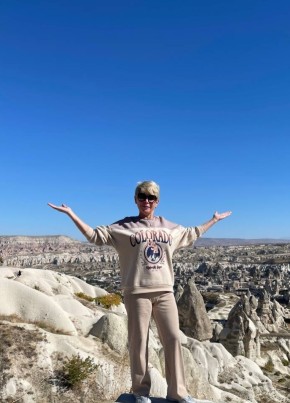 Olga, 61, Russia, Sochi