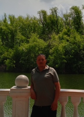 Виталий Егоров из Новотроицка 45 лет