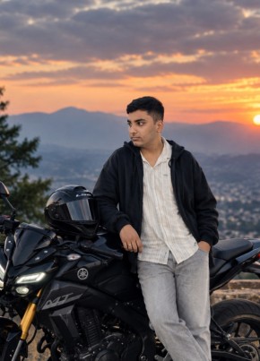 Nishan Panjiyar из Janakpur 18 лет