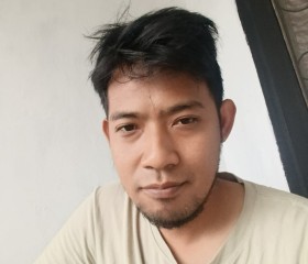 Deeri, 30, Bandung