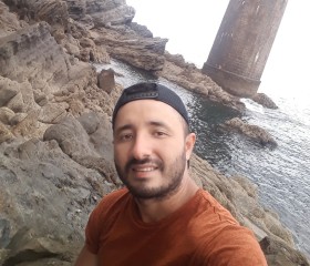 OSMAR ENRIQUE, 38, Castro-Urdiales